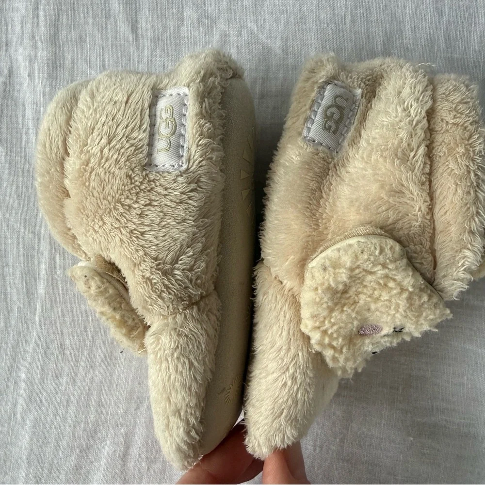 UGG Bixbee Llama Stuffie Slippers Baby Sz 04/05